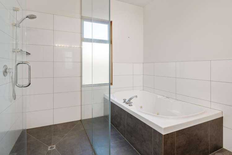 12 Cherrywood Park Springlands_15