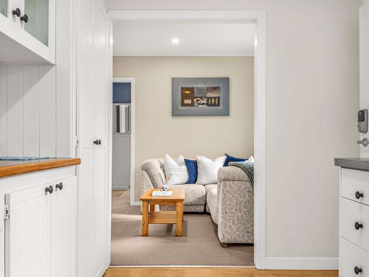 9 Cooper Avenue Holdens Bay_4