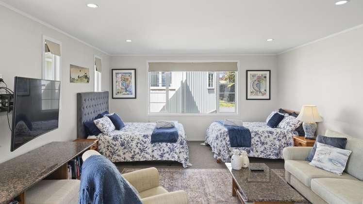 6 Cooper Avenue Holdens Bay_30