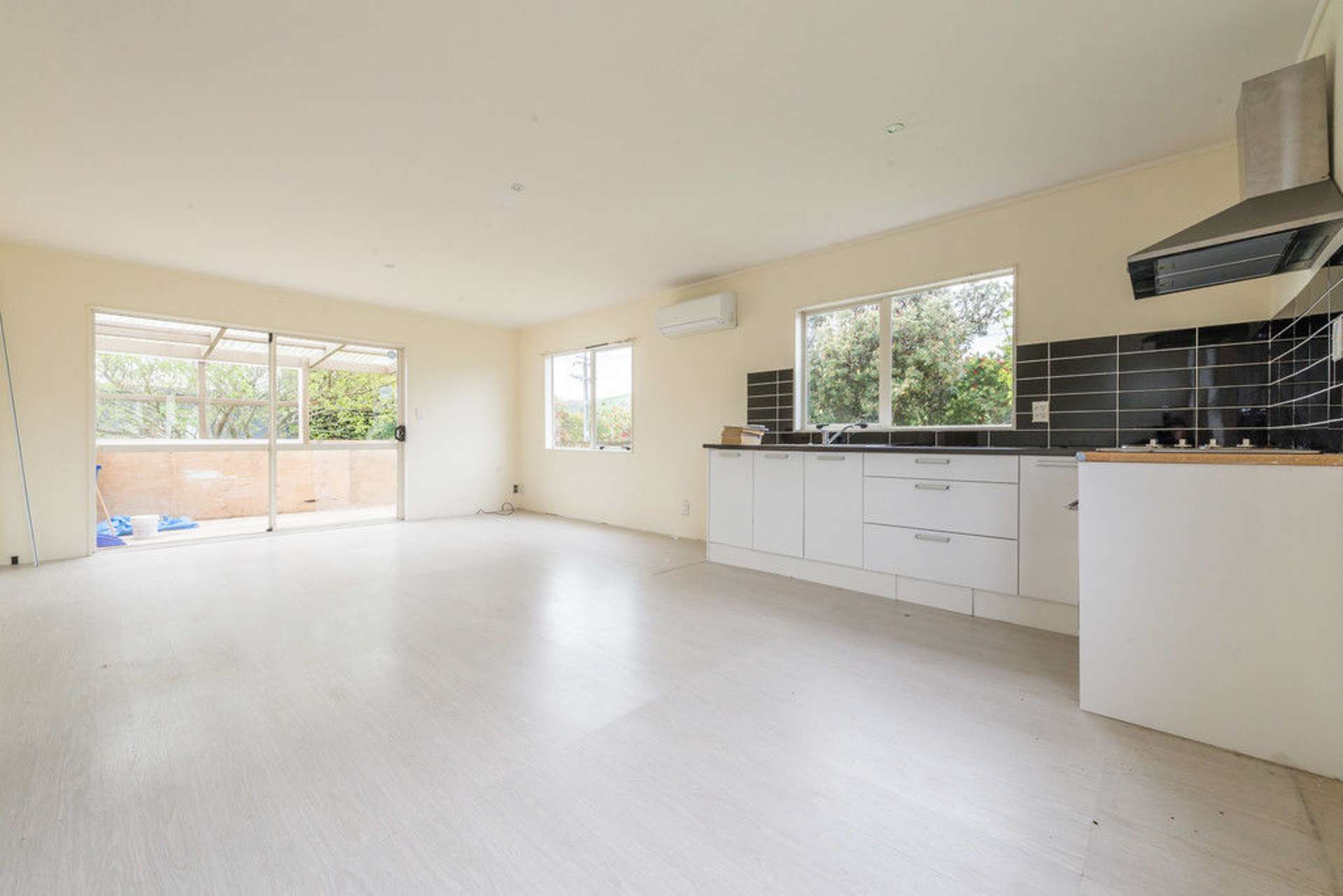 1/137 Awaroa Road Helensville_0