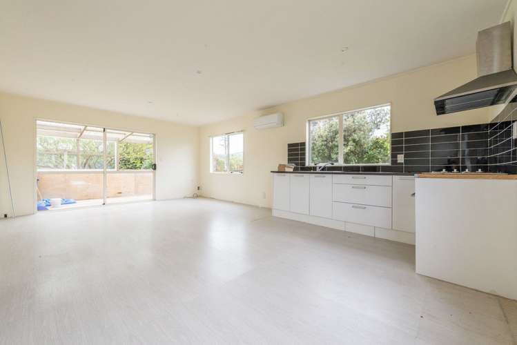 1/137 Awaroa Road Helensville_0