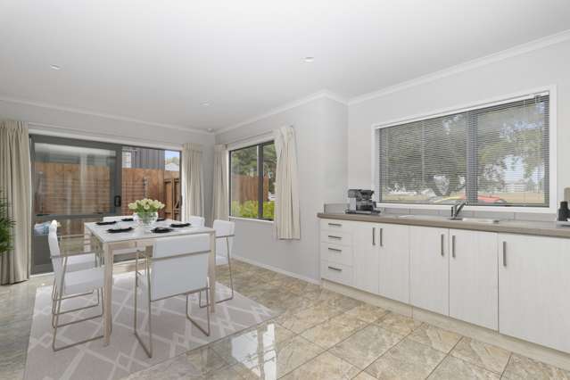 1/181 Knighton Road Hillcrest_1