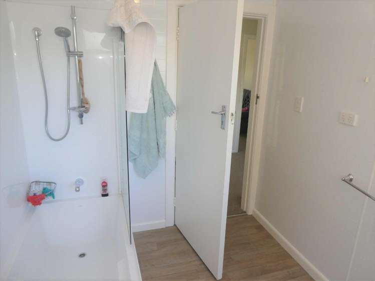 106 Idris Road Bryndwr_15