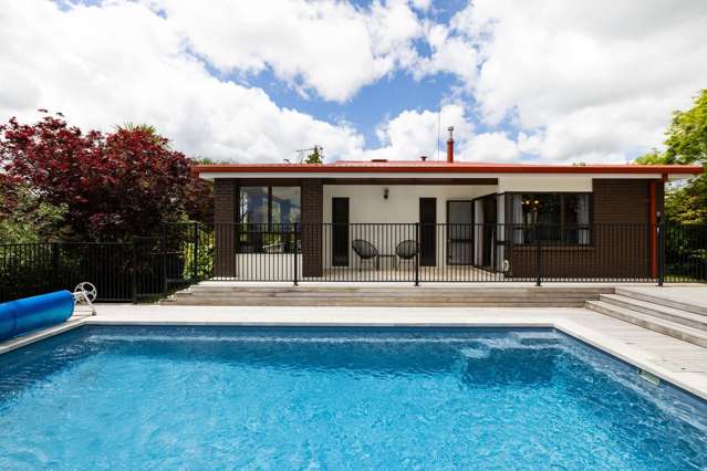 Pool, Sun & Family Fun