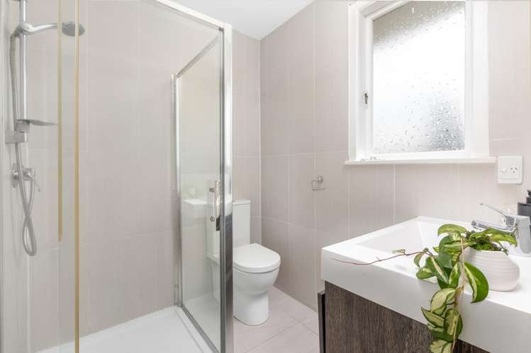 5 Maybelle Place Kelston_16