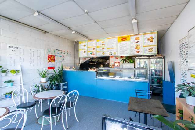 Retail 2/80 Main Road Kumeu_3
