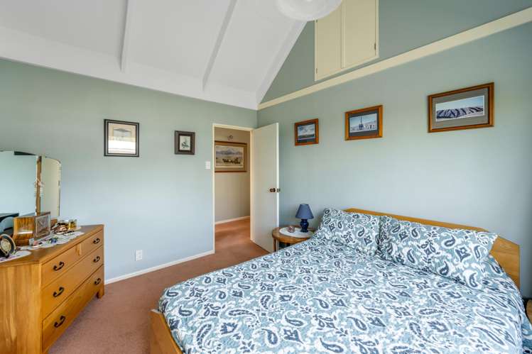 13 Lanes Road Bridge Hill_14