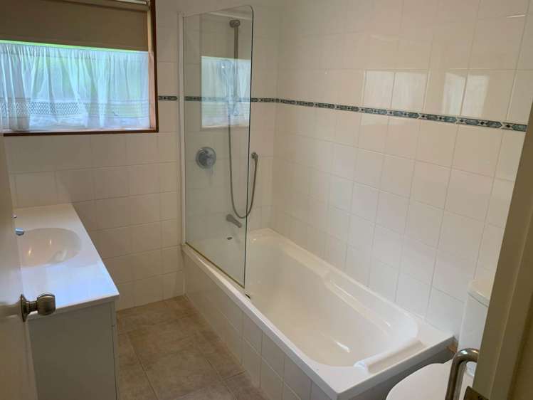 38 Red Hibiscus Road Stanmore Bay_6