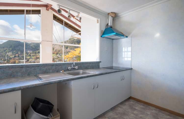 34 Jenner Road Toi Toi_5