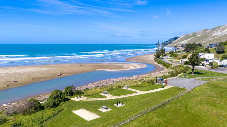 50 Punawaitai Road Pourerere Beach_14