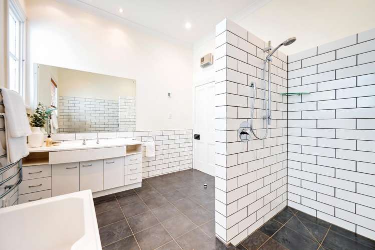 119 Chaucer Road North Hospital Hill_18