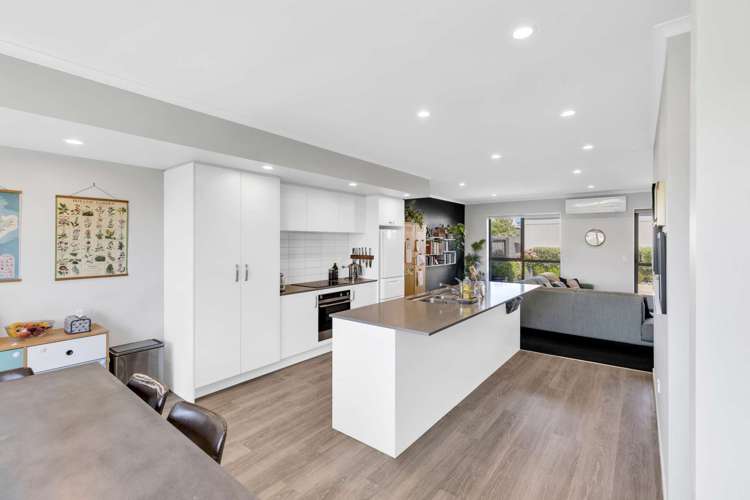 16 Tippet Crescent Wigram_2