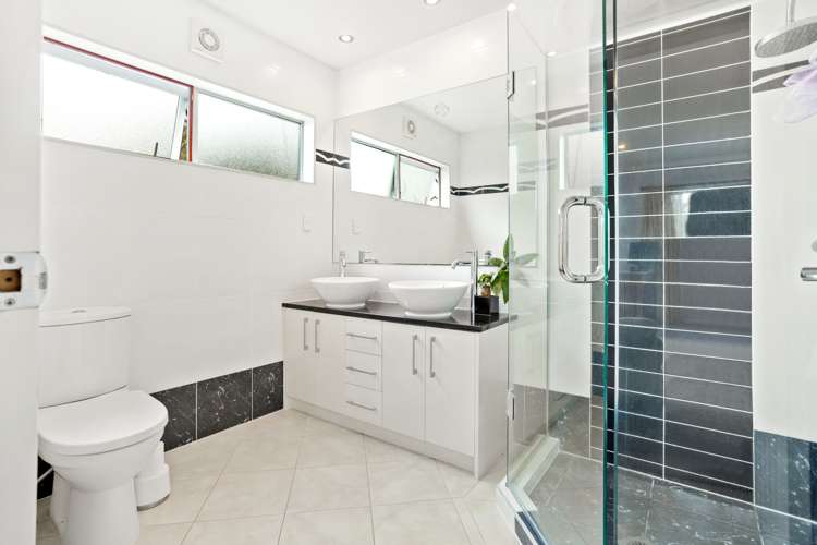 6 Fernbank Lane Greenhithe_14