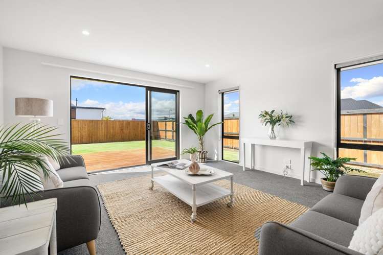 2 Rennie Place The Pines Beach_7