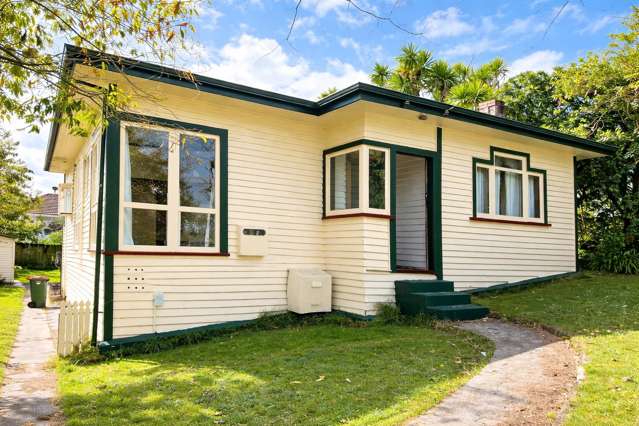 Freshly Renovated Home With Great Outdoor Living