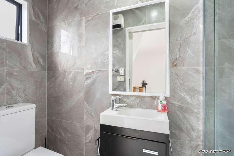 9/17A Delta Avenue New Lynn_12