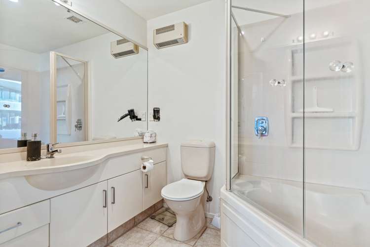 7d/1 Marine Parade Mount Maunganui_18