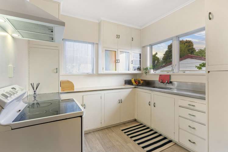 4208 Great North Road Glendene_9