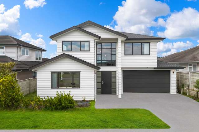 5-Bedroom Home with Panoramic Views in Millwater