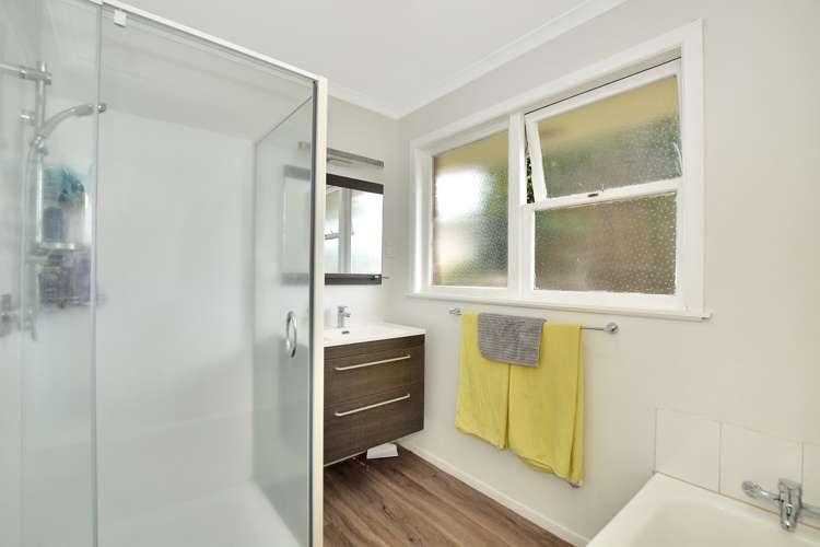 8 Wembury Grove Parkvale_15