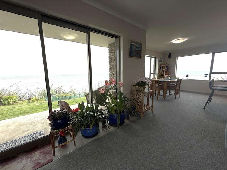 9 Esplanade Kaka Point_22