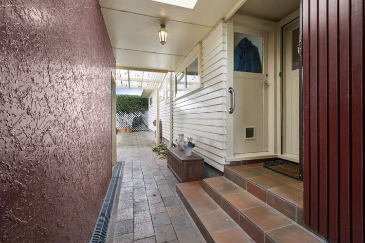 8 Henare Street West End_13