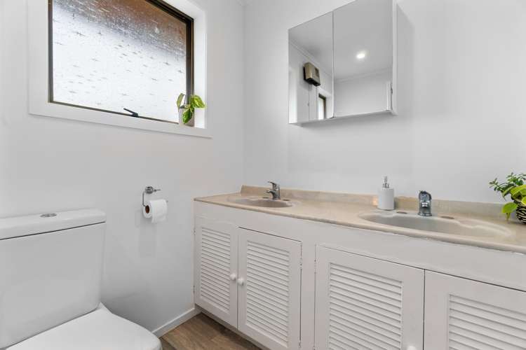 4 Lansdowne Crescent Glenview_12