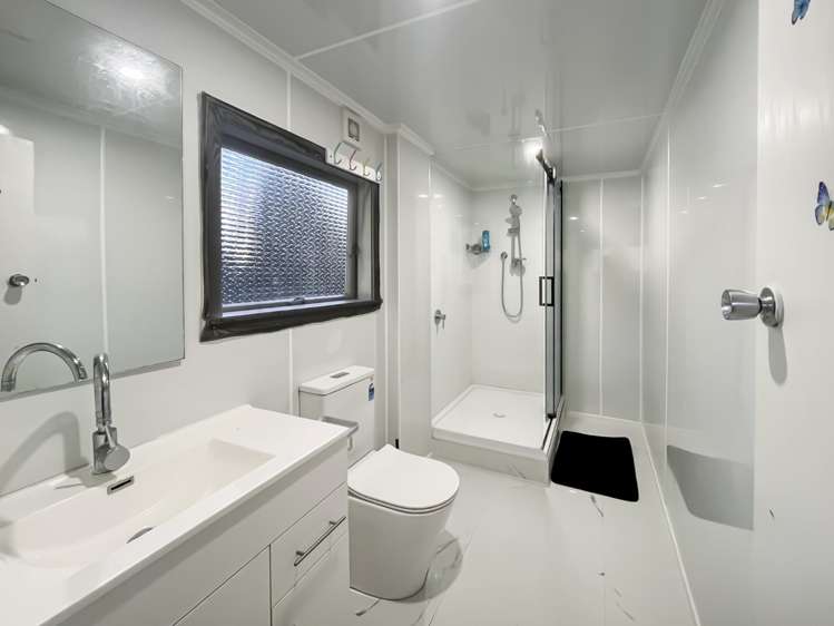 498 College Street 2138_14