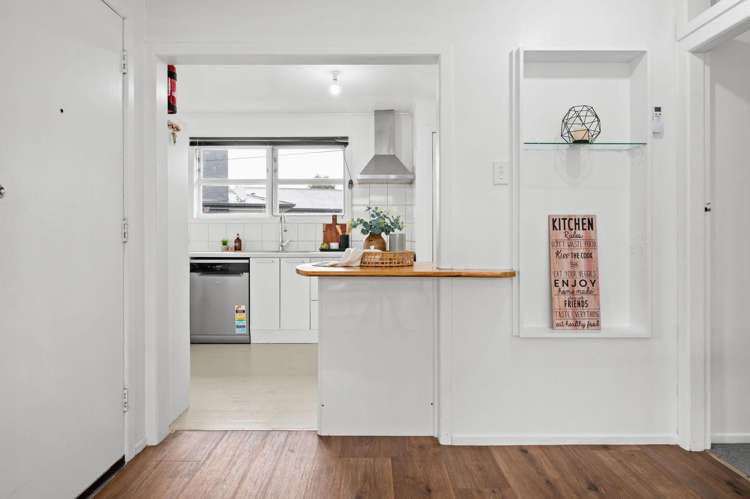 16 Manapouri Place Glenview_3