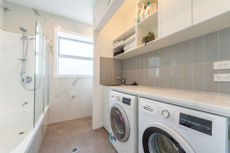 8 Lisava Avenue Seaview_4