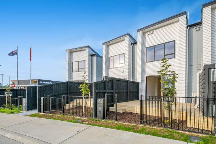 3/9 Bronzewater Drive Silverdale_14