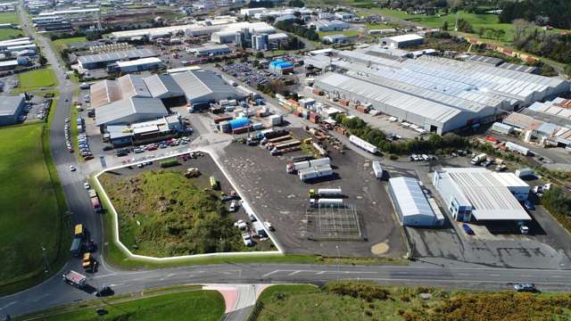 Prime corner yard at entrance to Bell Block