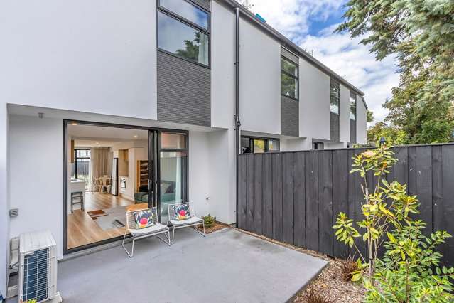 Great location furnished townhouse