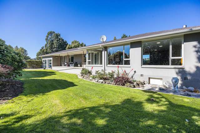 Lifestyle Property - Don't Miss This One!