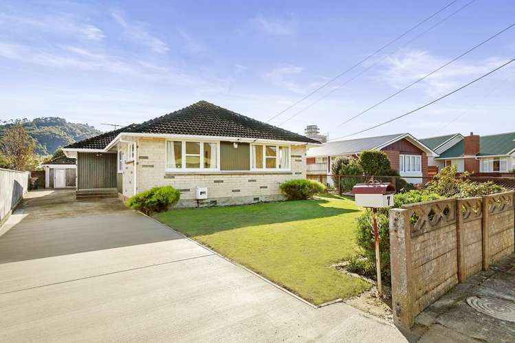 7 Holyoake Crescent Avalon_16
