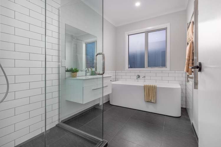 20 Rotorua Grove Aotea_18