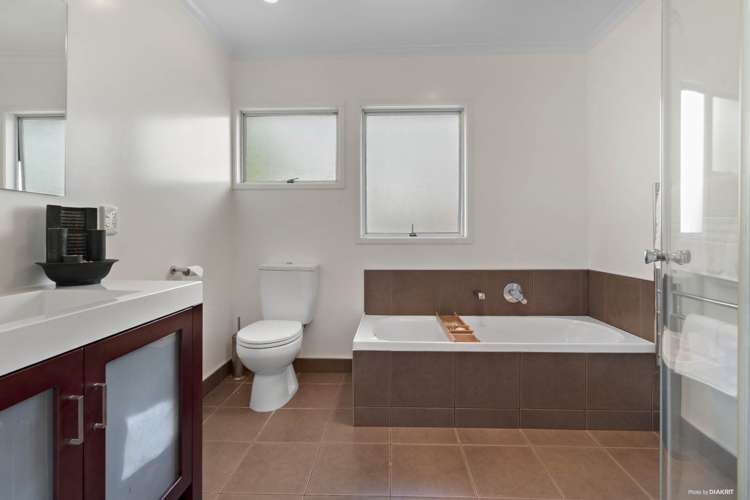 38 Beach Road Te Atatu Peninsula_7