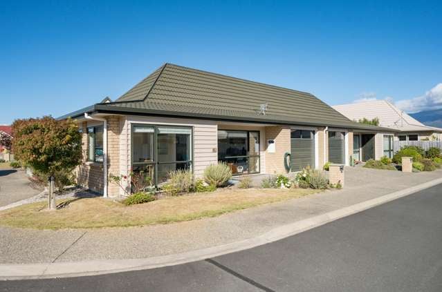 Modern Living in an Alternative Retirement Retreat