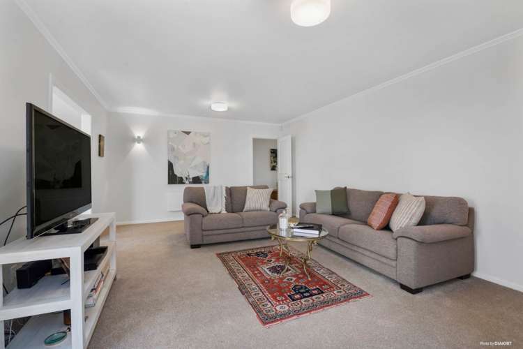 1/19 Danbury Drive Torbay_8