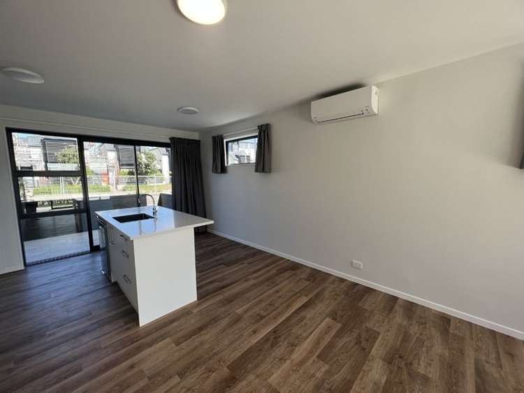 1/1 Karoro Court Hobsonville_7