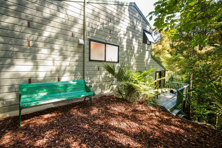 22 Valley Road Titirangi_3