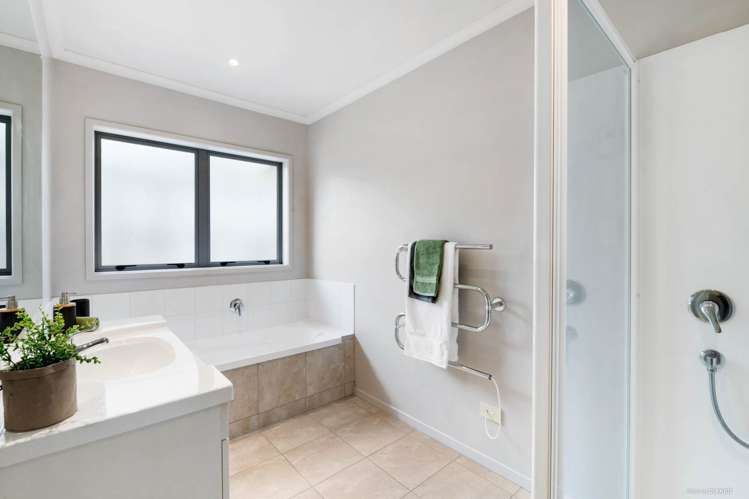 12 Jelas Road Red Beach_10