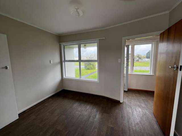 24 Devon Crescent 10985_2