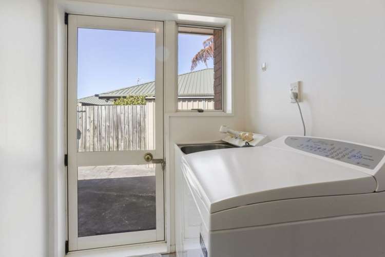 11 Stopforth Street Woodend_12