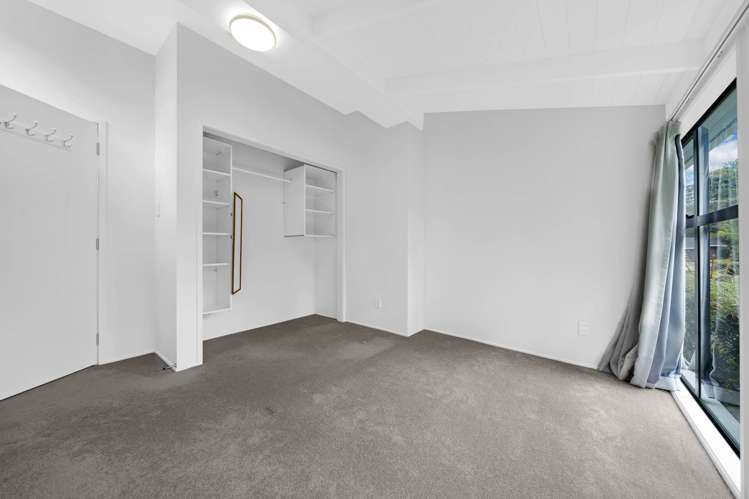 84 & 86 Ayton Drive Totara Vale_32