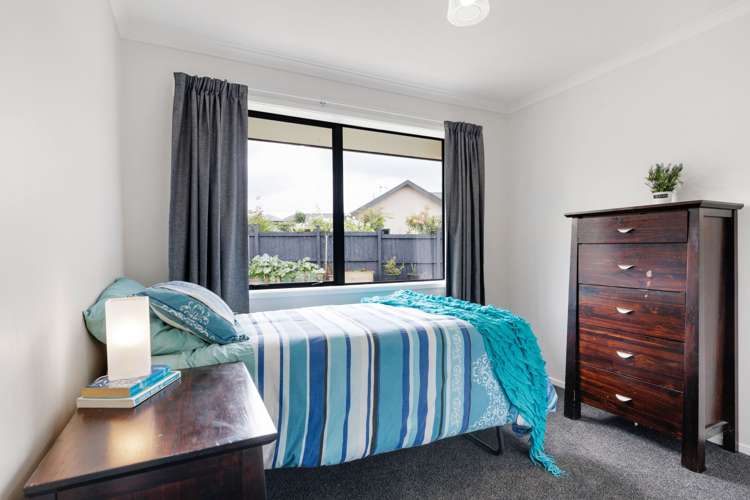 6 Limousin Place Grandview Heights_18