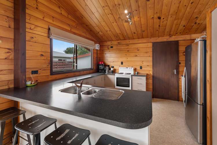 6 Suzanne Grove Kelvin Grove_6