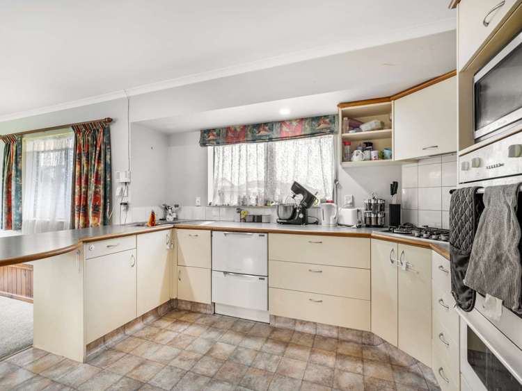 30 Strachan Way Highbury_5