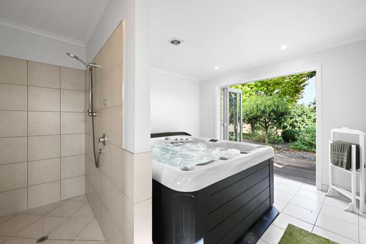 2/234 Gillard Road Ngahinapouri_15