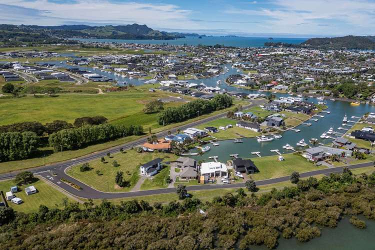 1 Hei Esplanade Whitianga_15